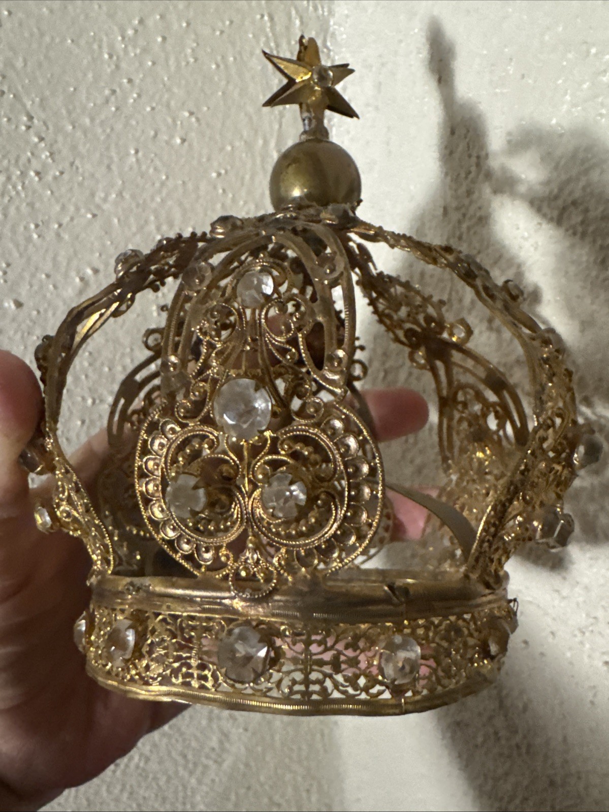 ANTIQUE EARLY BRASS METAL CROWN HALO FOR ANTIQUE SANTOS OR MADONNA VIRGIN STATUE