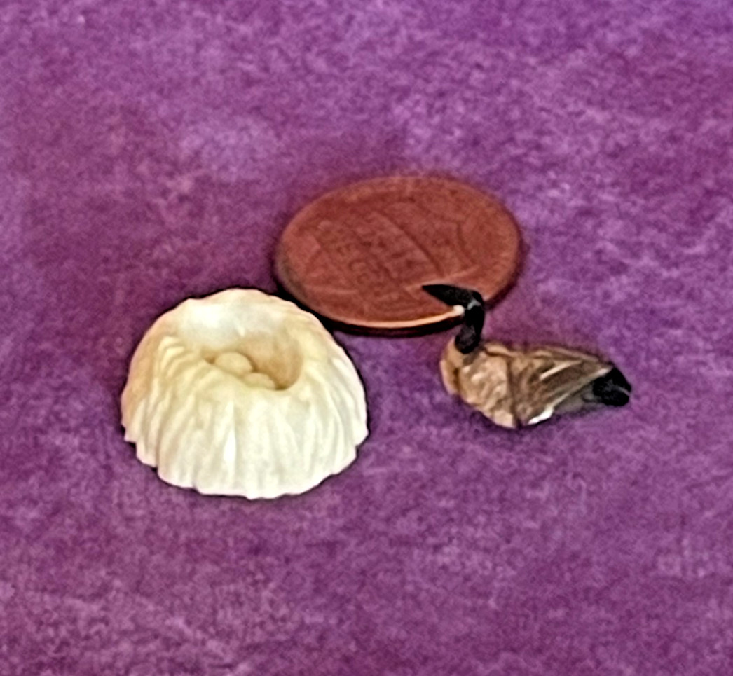 2 PC MINIATURES: GOOSE ON NEST W/EGGS-LEONARD SAVAGE-ATHABASCAN-NATIVE AMERICAN 2 PC MINIATURES: GOOSE ON NEST W/EGGS-LEONARD SAVAGE-ATHABASCAN-NATIVE AMERICAN