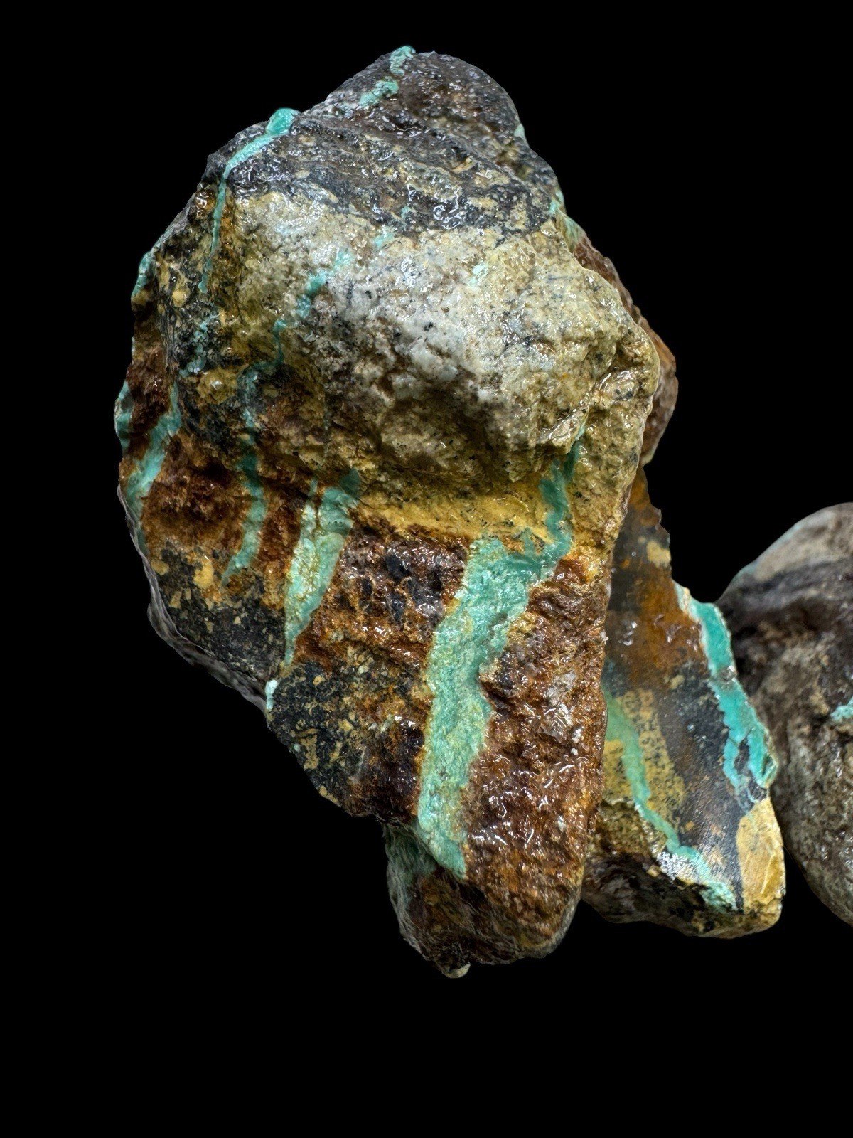 Hubei turquoise stabilized , brown and yellow host rock very nice blue ban Hubei turquoise stabilized , brown and yellow host rock very nice blue ban