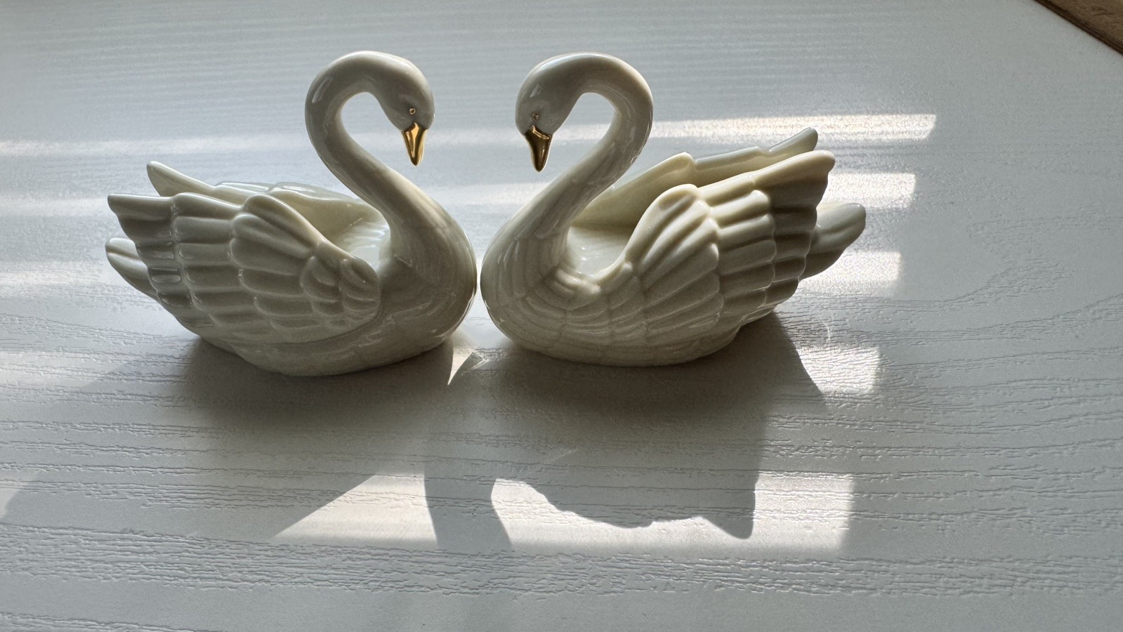 Lenox Swan Figurine Gold Accent Cake Topper Place Card Holder VTG Porcelain X 2 Lenox Swan Figurine Gold Accent Cake Topper Place Card Holder VTG Porcelain X 2