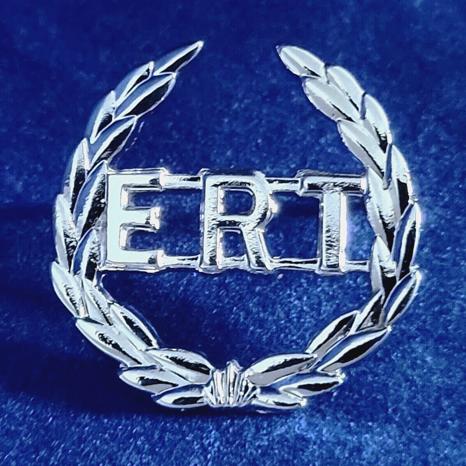 ERT-Emergency Response Team Pin: 1", Silver-Nickel Plated, #602 ERT-Emergency Response Team Pin: 1", Silver-Nickel Plated, #602