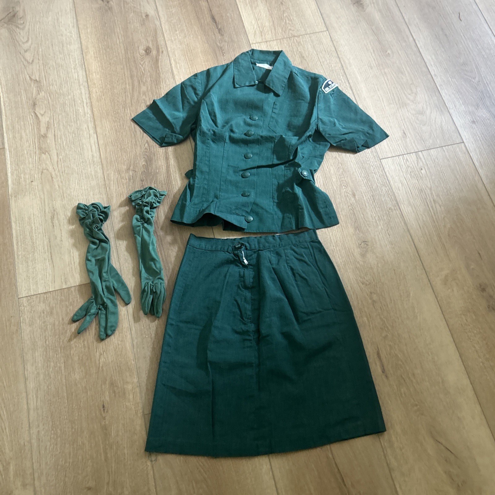 Vintage 1960’s Girl Scout Leader Uniform 2 PC Suit Med Sz Hat Pins & Compass Vintage 1960’s Girl Scout Leader Uniform 2 PC Suit Med Sz Hat Pins & Compass