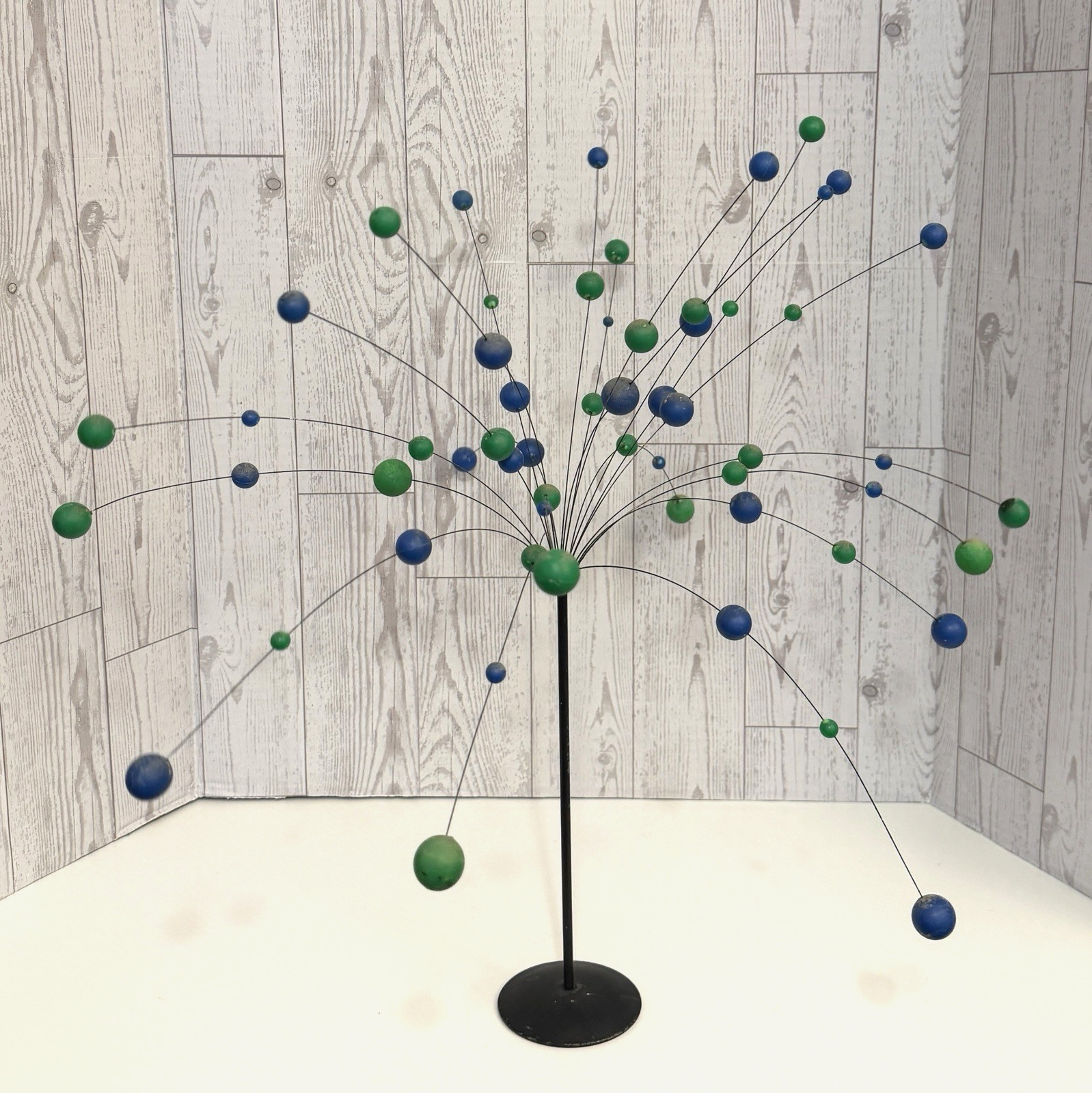 VINTAGE MCM 1960'S 18" ATOMIC BALL KINETIC TREE MOBILE SCULPTURE GREEN & BLUE VINTAGE MCM 1960'S 18" ATOMIC BALL KINETIC TREE MOBILE SCULPTURE GREEN & BLUE