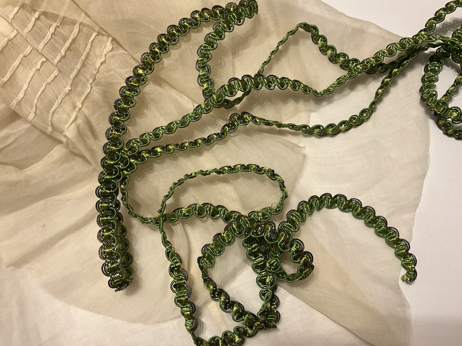 RARE TO FIND ANTIQUE VICTORIAN SILK COTTON TRIM BRAID Green 1/2 Inch 54 Length RARE TO FIND ANTIQUE VICTORIAN SILK COTTON TRIM BRAID Green 1/2 Inch 54 Length