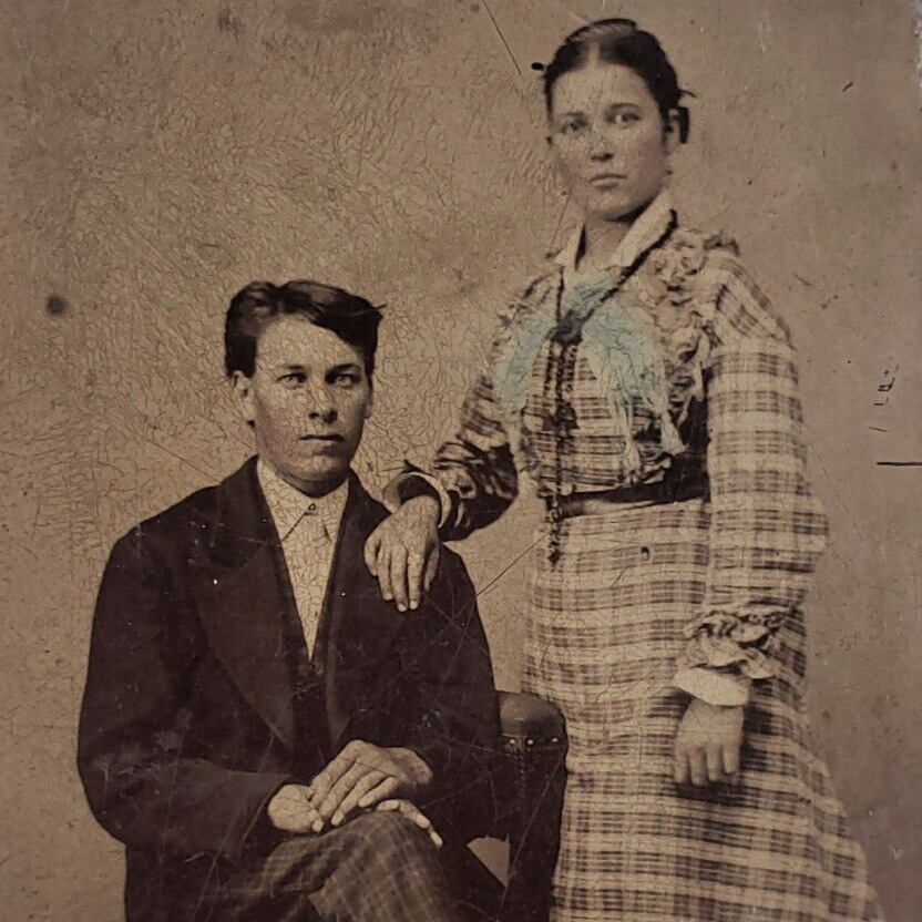 Intelligent Young Plaid Couple Tintype c1870 Antique 1/9 Plate Photo Woman A1251
