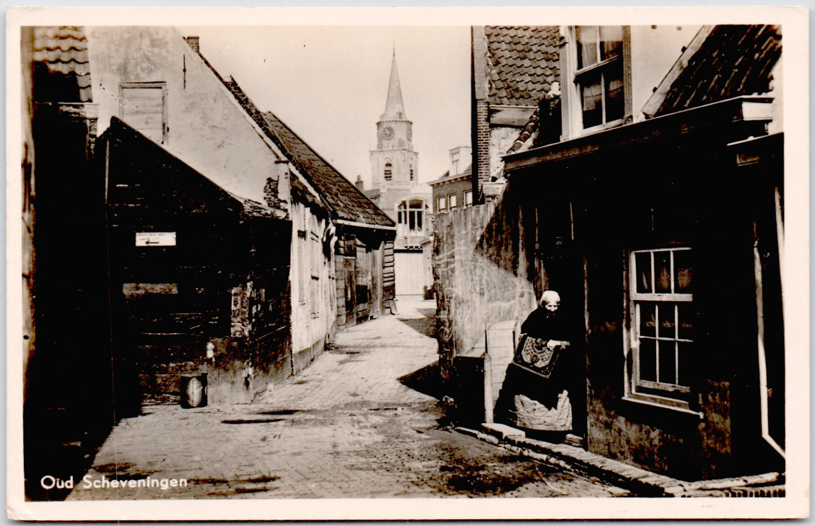 Netherlands Zuid-Holland Scheveningen Oud Steegje Oude Vrouw Woman RPPC 1935 Netherlands Zuid-Holland Scheveningen Oud Steegje Oude Vrouw Woman RPPC 1935