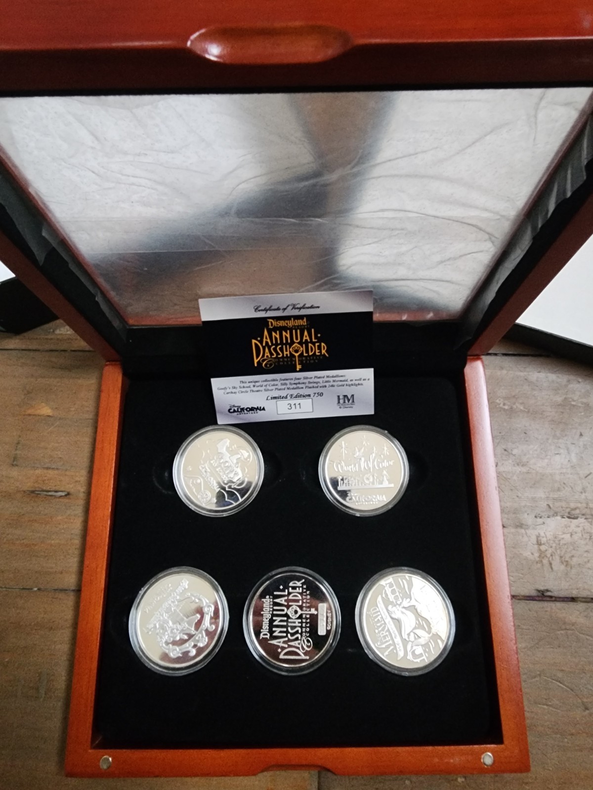 Disney California Adventure Annual Passholder 5 Coin Medallion Set LE 750 Box...