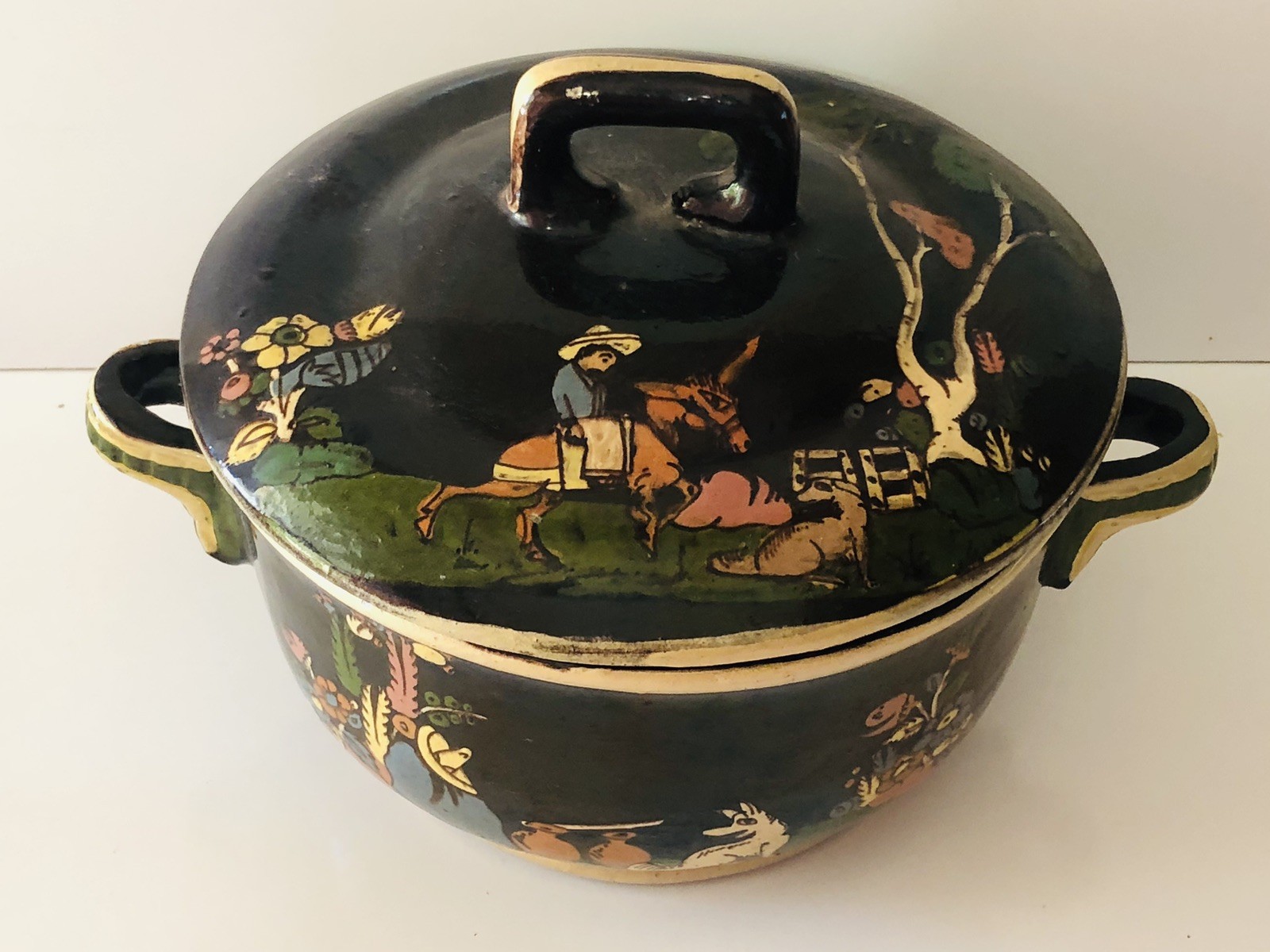 1930s 40s Tlaquepaque Mexico Pottery Covered Bowl Very good Condition 1930s 40s Tlaquepaque Mexico Pottery Covered Bowl Very good Condition