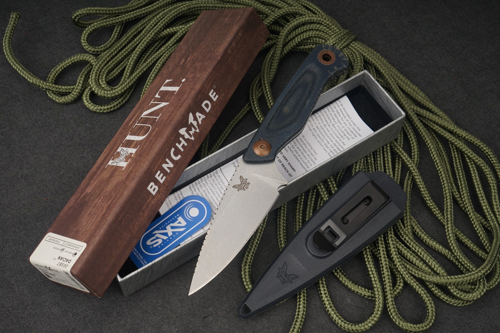 Benchmade Dacian Fixed Blade 3.54" Blue Cerakote Brown Canvas Micarta 203BT-03 Benchmade Dacian Fixed Blade 3.54" Blue Cerakote Brown Canvas Micarta 203BT-03