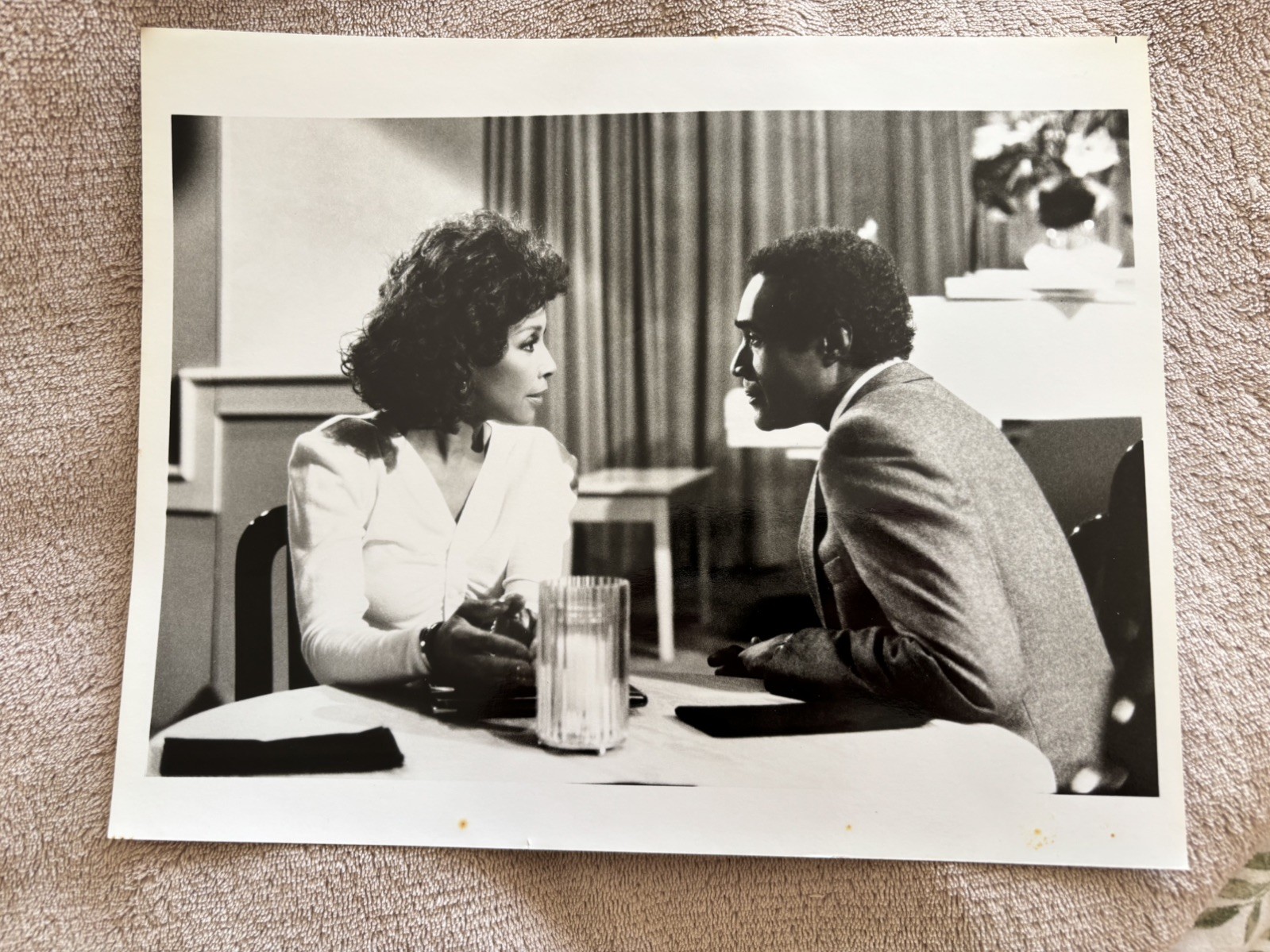 BILLY DEE WILLIAMS & DIAHANN CARROLL (DYNASTY) UNSIGNED  PRESS PHOTO 10x8"