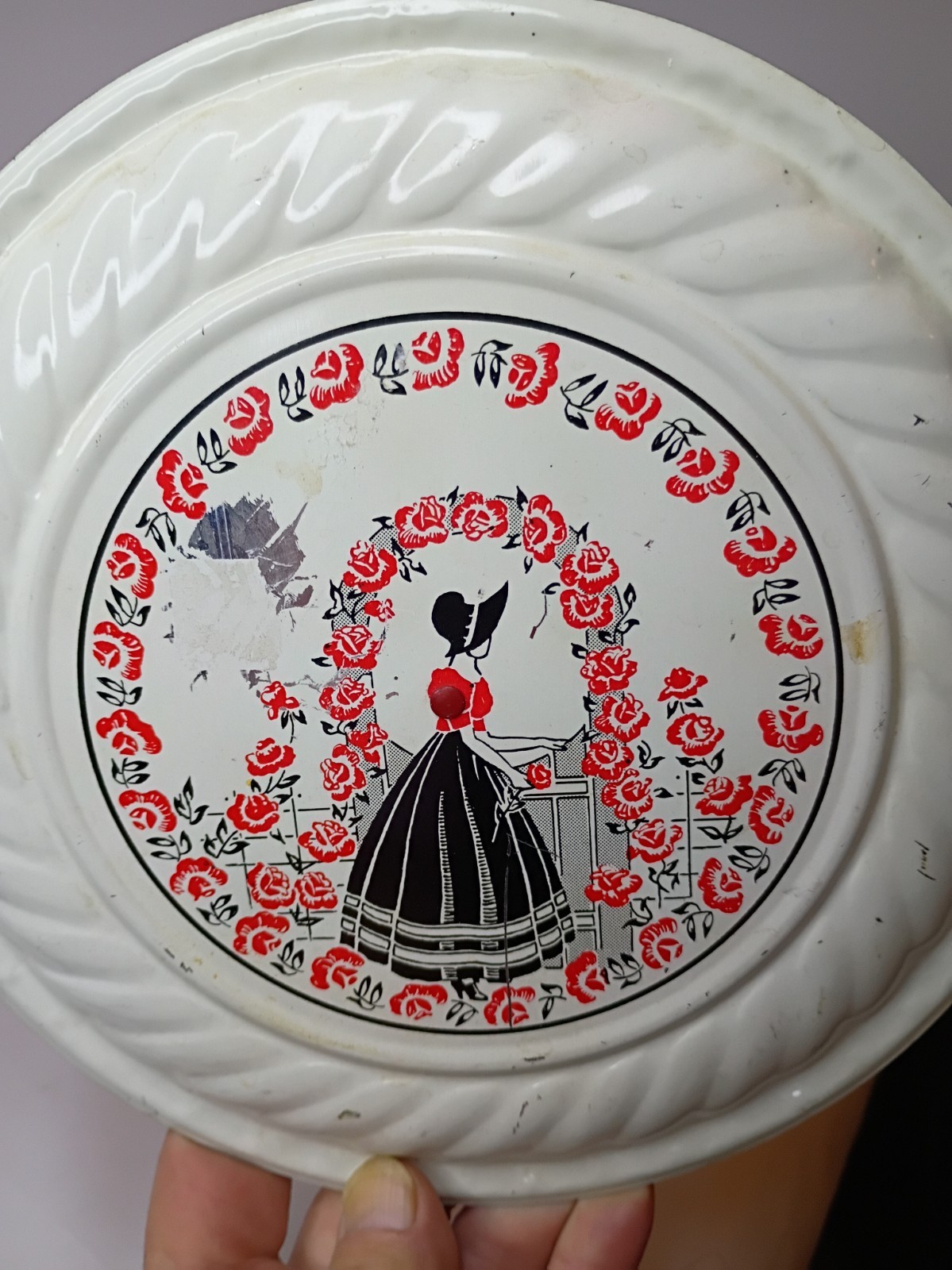 Vintage Metal Stove Vent Pipe Flue Cover Round Southern Belle Red Flowers Vintage Metal Stove Vent Pipe Flue Cover Round Southern Belle Red Flowers