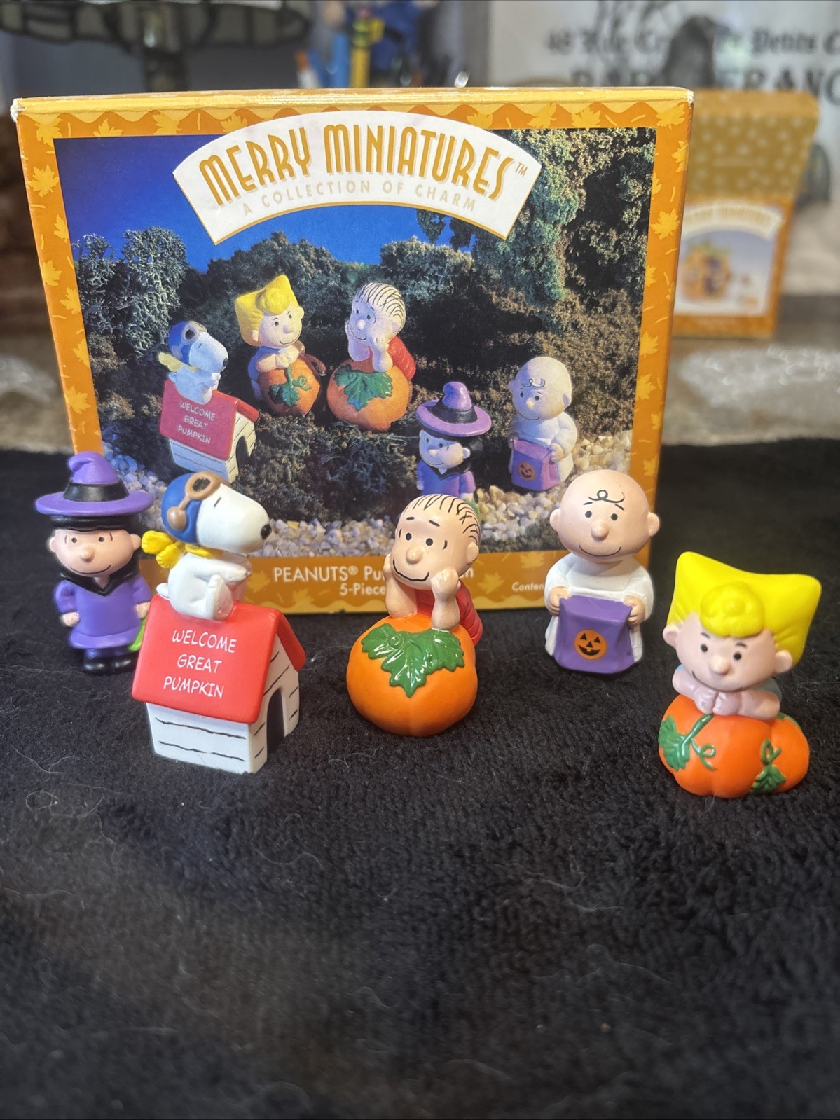 1996 Hallmark Merry Miniatures Peanuts Snoopy Pumpkin Patch 5-piece Set NIB 1996 Hallmark Merry Miniatures Peanuts Snoopy Pumpkin Patch 5-piece Set NIB