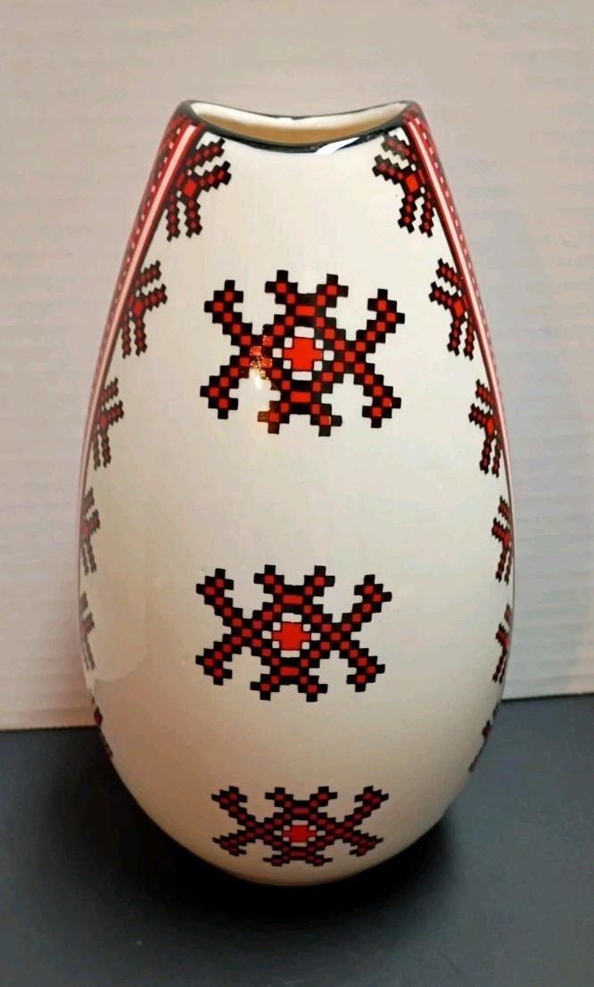 VTG Ukrainian Arts Vase 8" VTG Ukrainian Arts Vase 8"