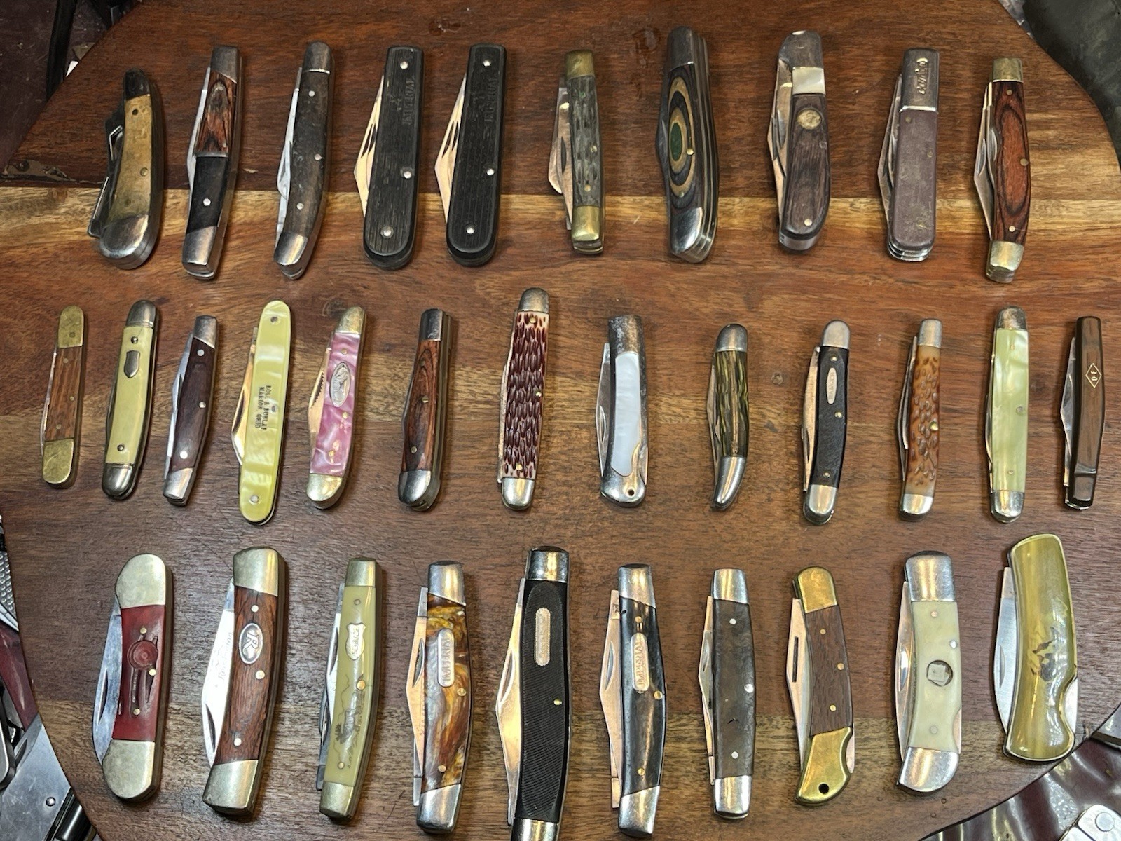 TSA CONFISCATED Hand Selected & Inspected Pocket Knife (Lot of 33) TSA CONFISCATED Hand Selected & Inspected Pocket Knife (Lot of 33)