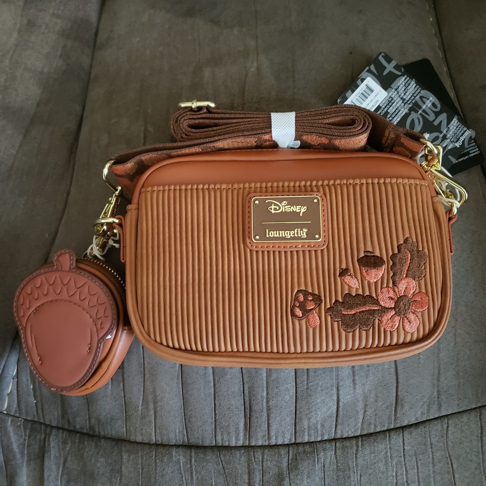 Disney Loungefly Chip 'n' Dale Crossbody 7" Sling Bag/Coin Bag Rare New W/ Tags. Disney Loungefly Chip 'n' Dale Crossbody 7" Sling Bag/Coin Bag Rare New W/ Tags.