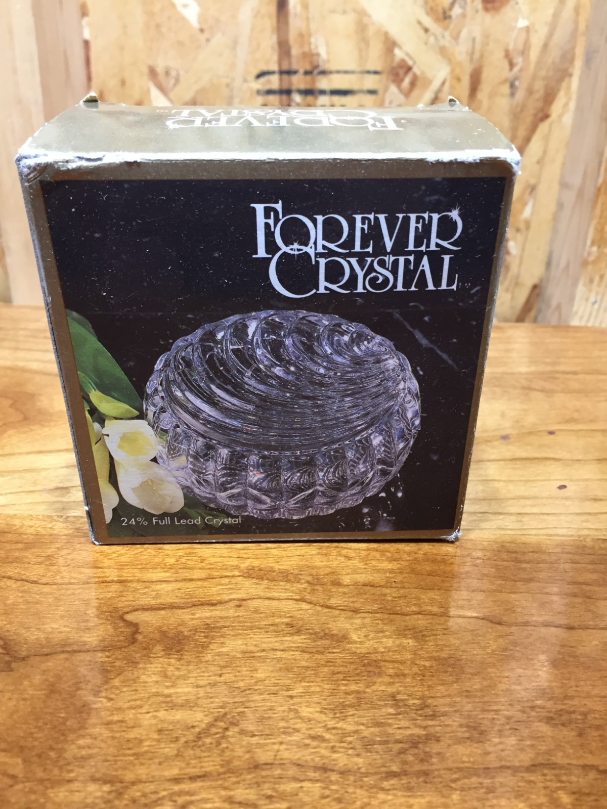 NEW Forever Crystal Lidded Trinket Holder 24% NEW Forever Crystal Lidded Trinket Holder 24%