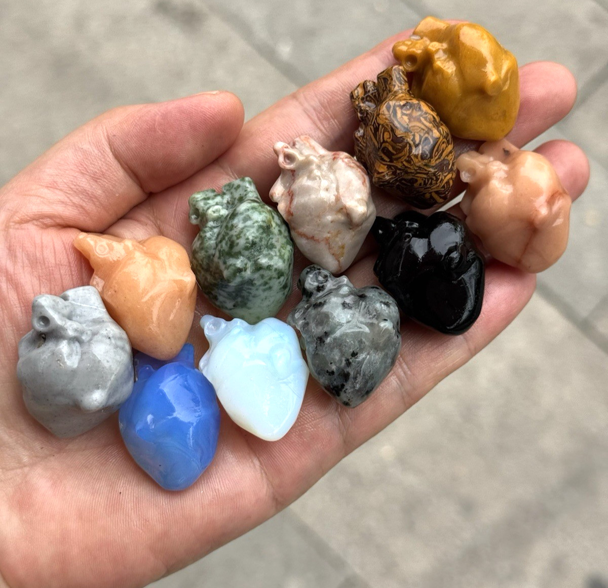 10pcs Natural Various crystal carved hearts Crystal Skull Carved Figurines 10pcs Natural Various crystal carved hearts Crystal Skull Carved Figurines