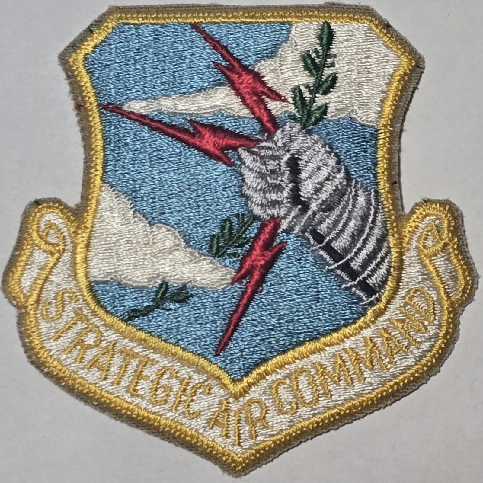 USAF AIR FORCE STRATEGIC AIR COMMAND SAC PATCH 1970s COLOR OBSOLETE 3" VTG ORIG USAF AIR FORCE STRATEGIC AIR COMMAND SAC PATCH 1970s COLOR OBSOLETE 3" VTG ORIG