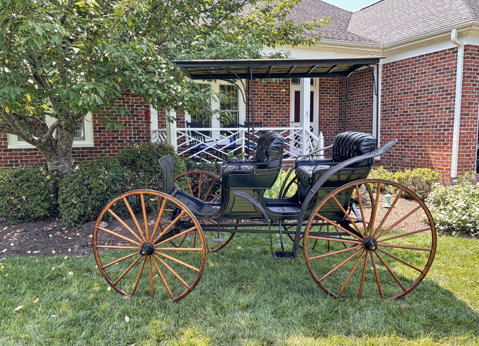 Restored Antique Horse-Drawn Surrey Carriage – Original Brass Elkhart Plate Restored Antique Horse-Drawn Surrey Carriage – Original Brass Elkhart Plate