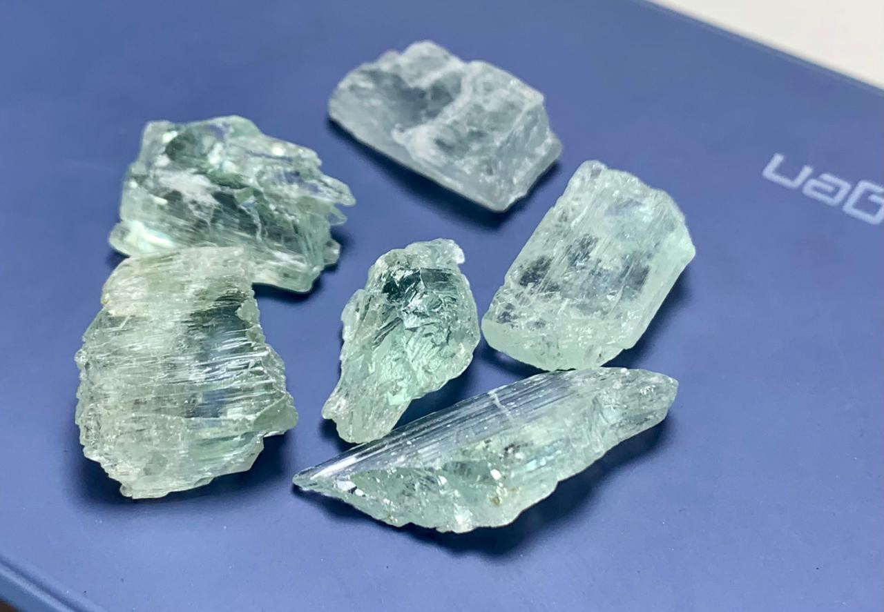 82.90 Carat Beautiful Lot Terminated Kunzite Crystal from Afghanistan 82.90 Carat Beautiful Lot Terminated Kunzite Crystal from Afghanistan