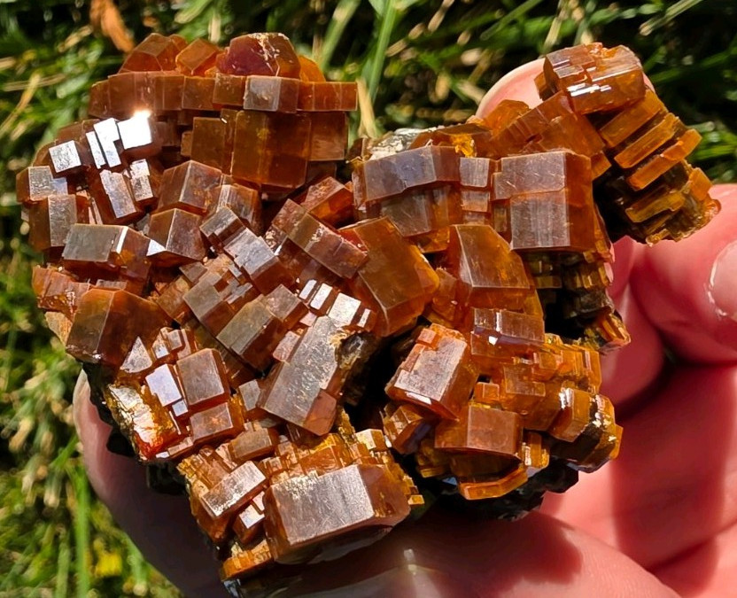 π₯ EXCEPTIONAL HOPPER-GROWTH VANADINITE π₯ π₯ EXCEPTIONAL HOPPER-GROWTH VANADINITE π₯