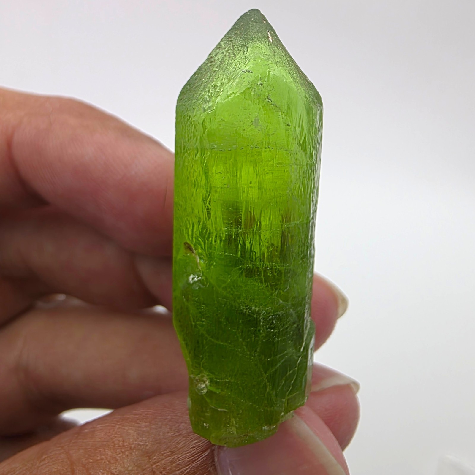 Peridot Crystal 92.9 Carat / Peridot minerals / Peridot Specimens / Natural Peridot Crystal 92.9 Carat / Peridot minerals / Peridot Specimens / Natural