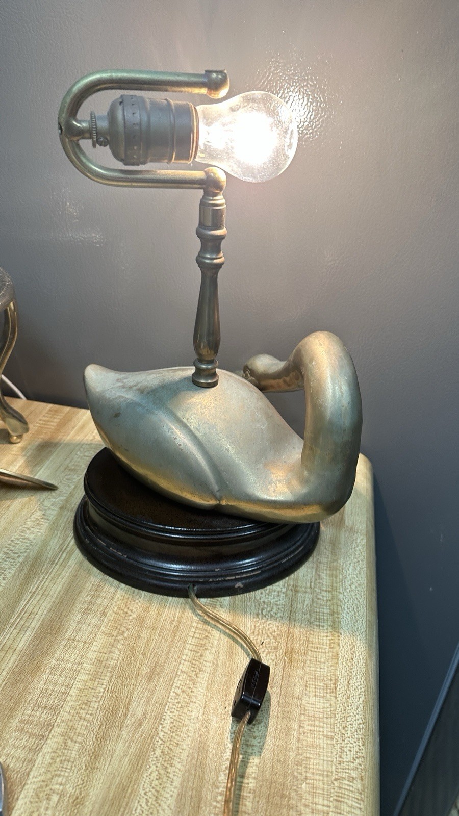 Vintage Mid Century Brass Sleeping Swan Hollywood Regency Table Lamp Vintage Mid Century Brass Sleeping Swan Hollywood Regency Table Lamp