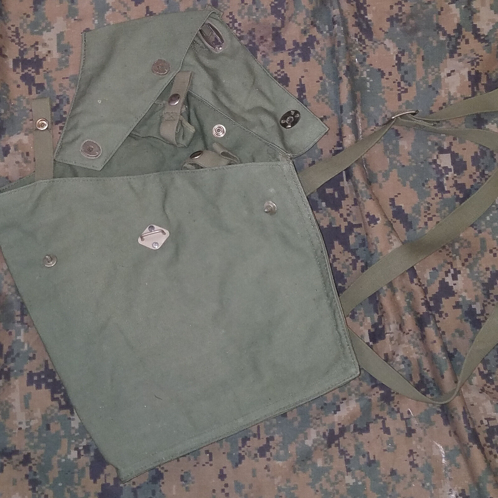 Swedish Army Gas Mask Bag Great condition canvas cold war era M59 satchel case