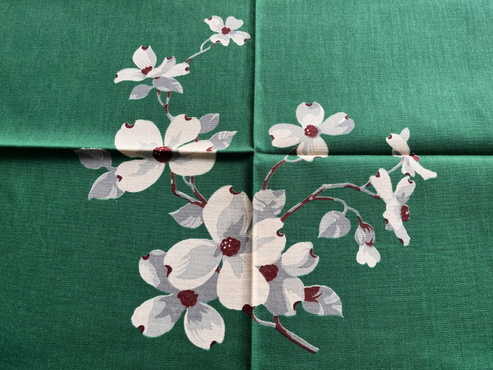 NWT Awesome Vintage Wilendur Forest Green Tablecloth “Dogwood” 54x54