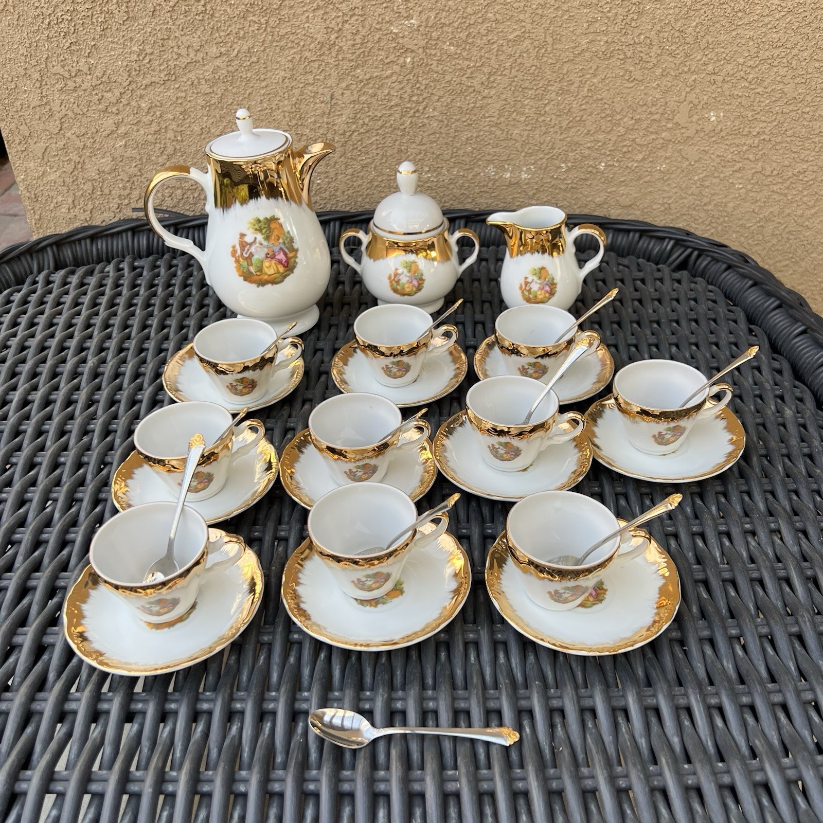 Vintage Richard Ginori Gold Courting Couple Tea set Service For 10(23 Pieces ) Vintage Richard Ginori Gold Courting Couple Tea set Service For 10(23 Pieces )