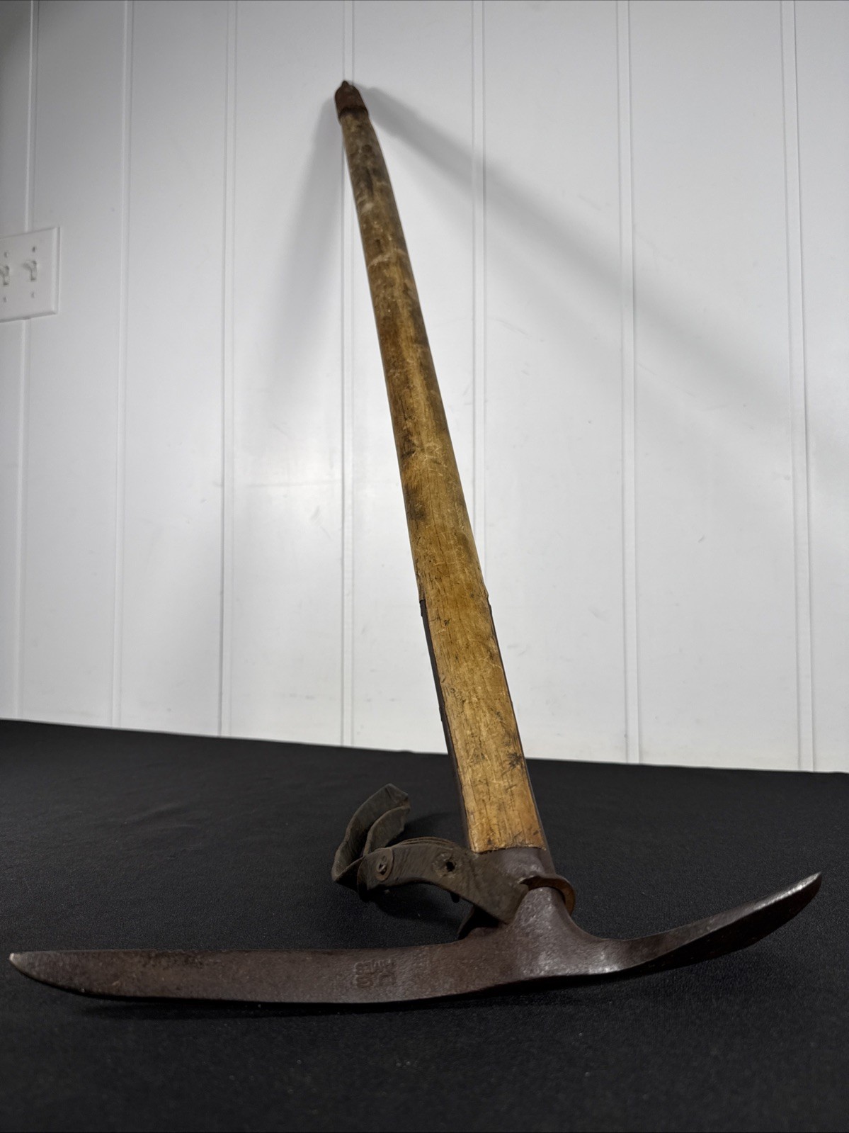 AMES Ice Axe US ARMY WWII 10th Mountain Division