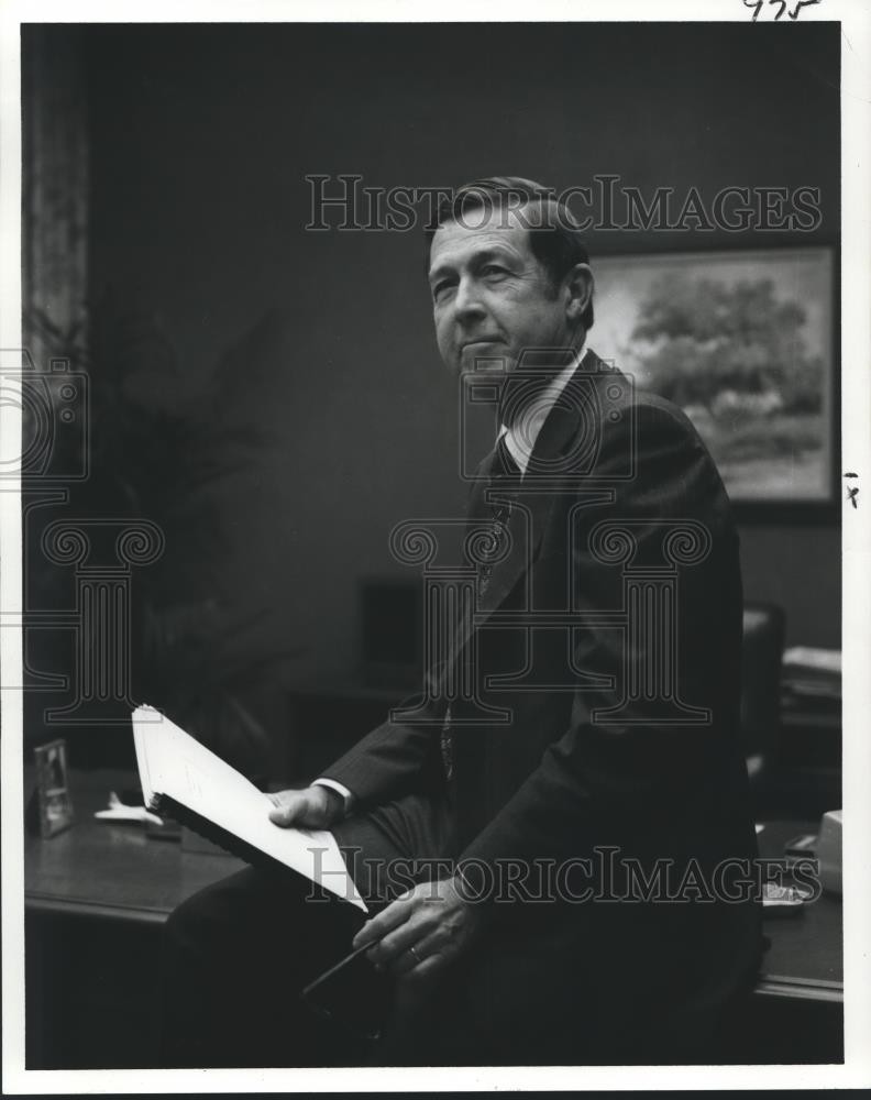 1980 Press Photo Robert Boh shown at his office - noa41629 1980 Press Photo Robert Boh shown at his office - noa41629