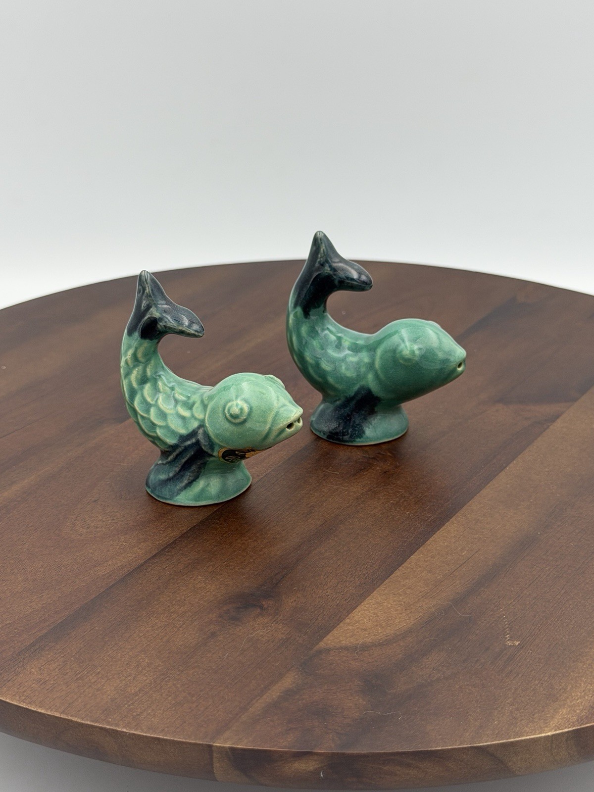 Rosemeade Pottery Ceramic Fish Salt & Pepper Shakers – Turquoise Glaze Rosemeade Pottery Ceramic Fish Salt & Pepper Shakers – Turquoise Glaze