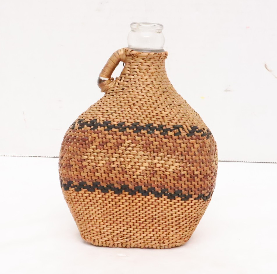 Antique Mono lake Paiute/Tolowa Indian Northern CALIFORNIA TWINED BASKET Bottle Antique Mono lake Paiute/Tolowa Indian Northern CALIFORNIA TWINED BASKET Bottle