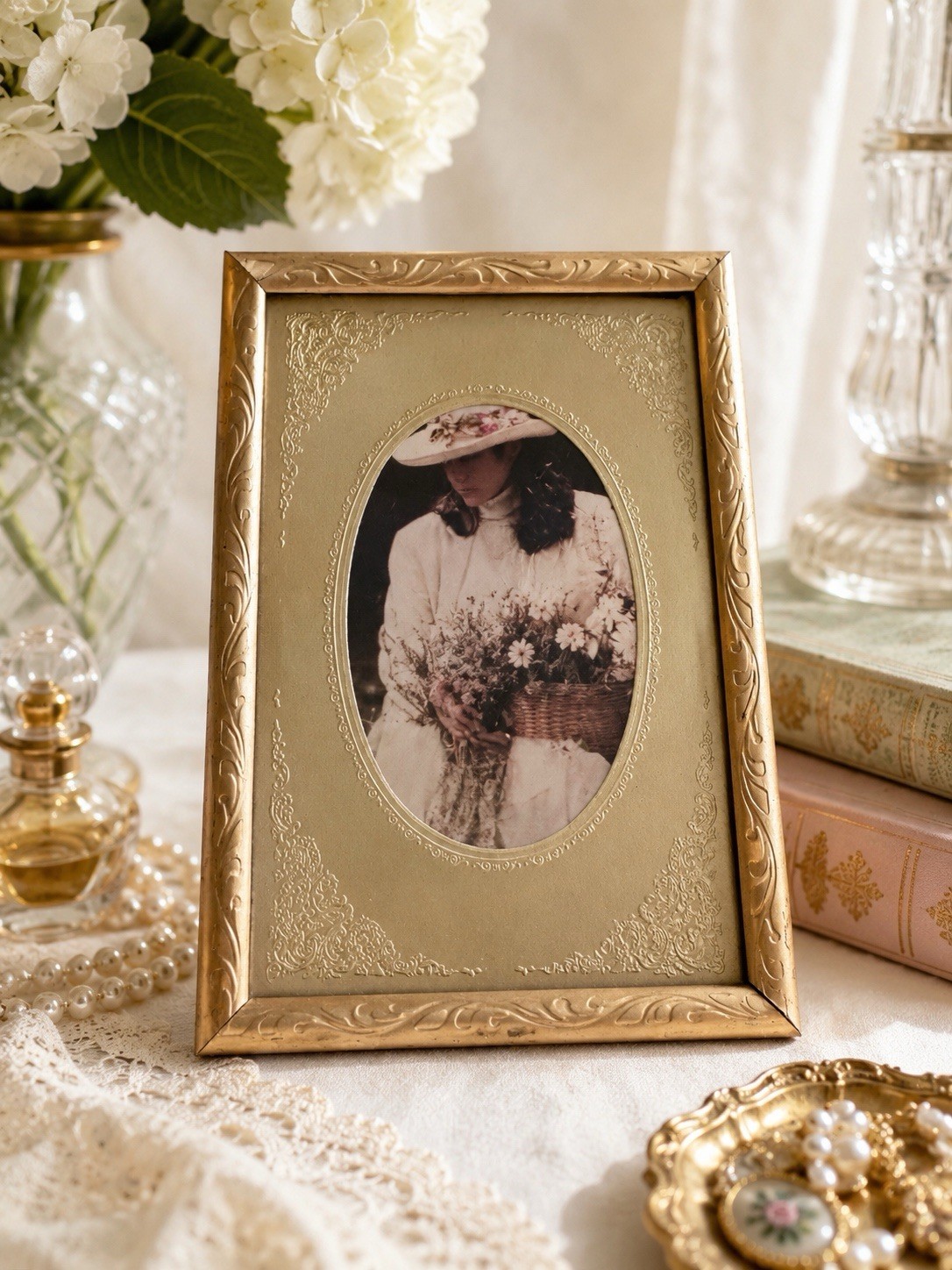 Vintage Intercraft Gold Embossed Photo Picture Frame 3.5x5 French Cottage Decor Vintage Intercraft Gold Embossed Photo Picture Frame 3.5x5 French Cottage Decor