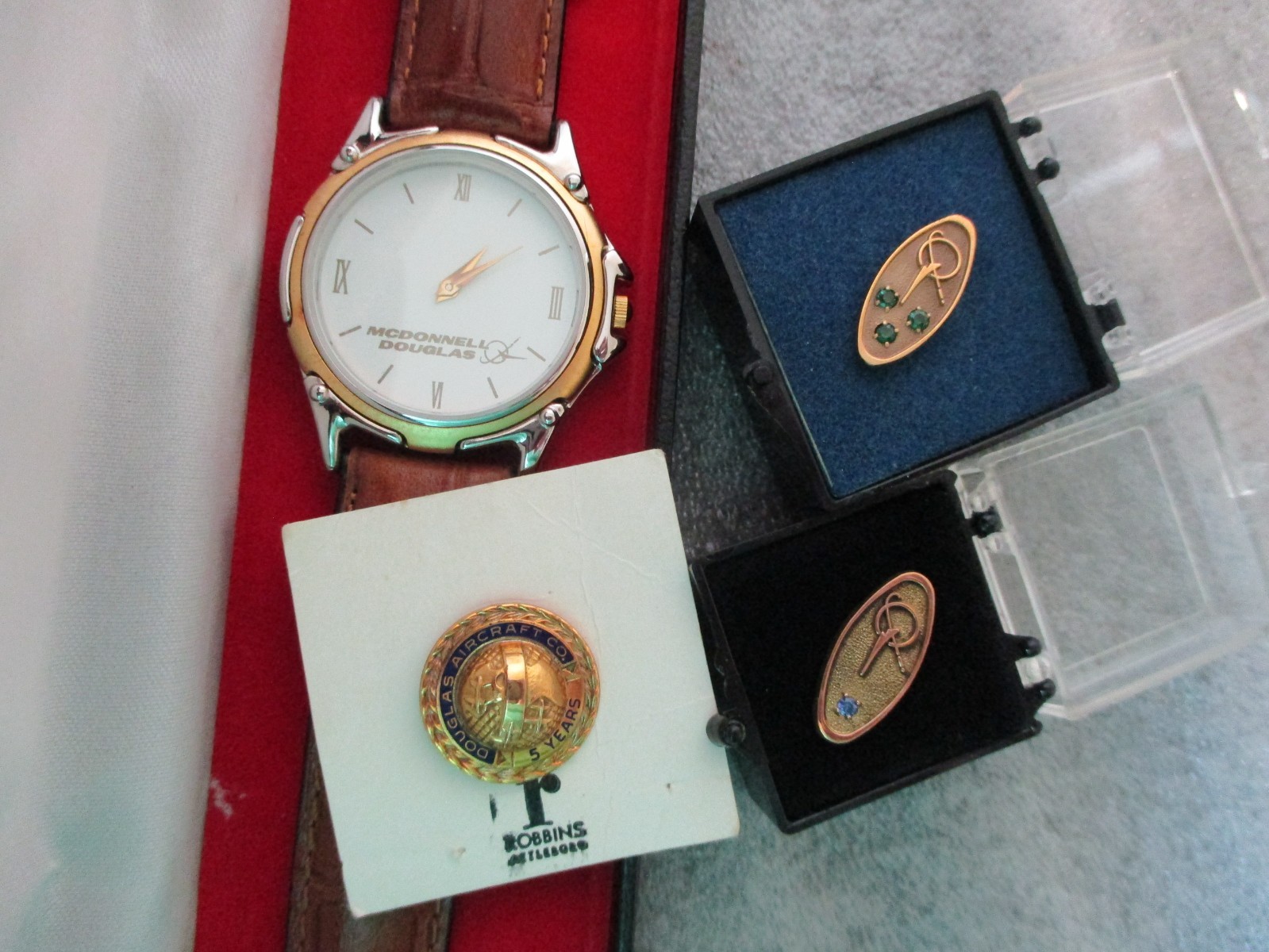 VINTAGE MCDONNELL DOUGLAS WATCH & EMPLOYEE SERVICE AWARD PINS (5 - 10 - 20 YEAR) VINTAGE MCDONNELL DOUGLAS WATCH & EMPLOYEE SERVICE AWARD PINS (5 - 10 - 20 YEAR)