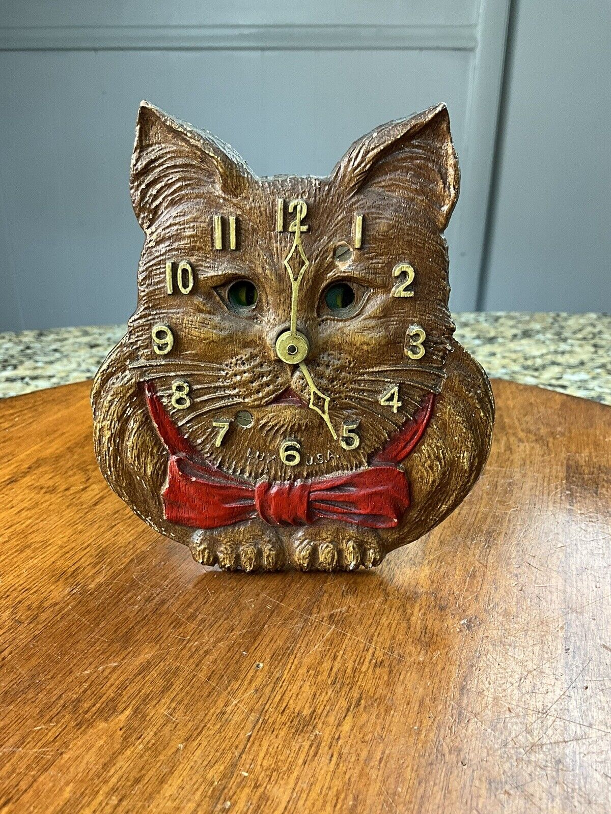Antique Lux Novelty Moving Eyes Cat Clock