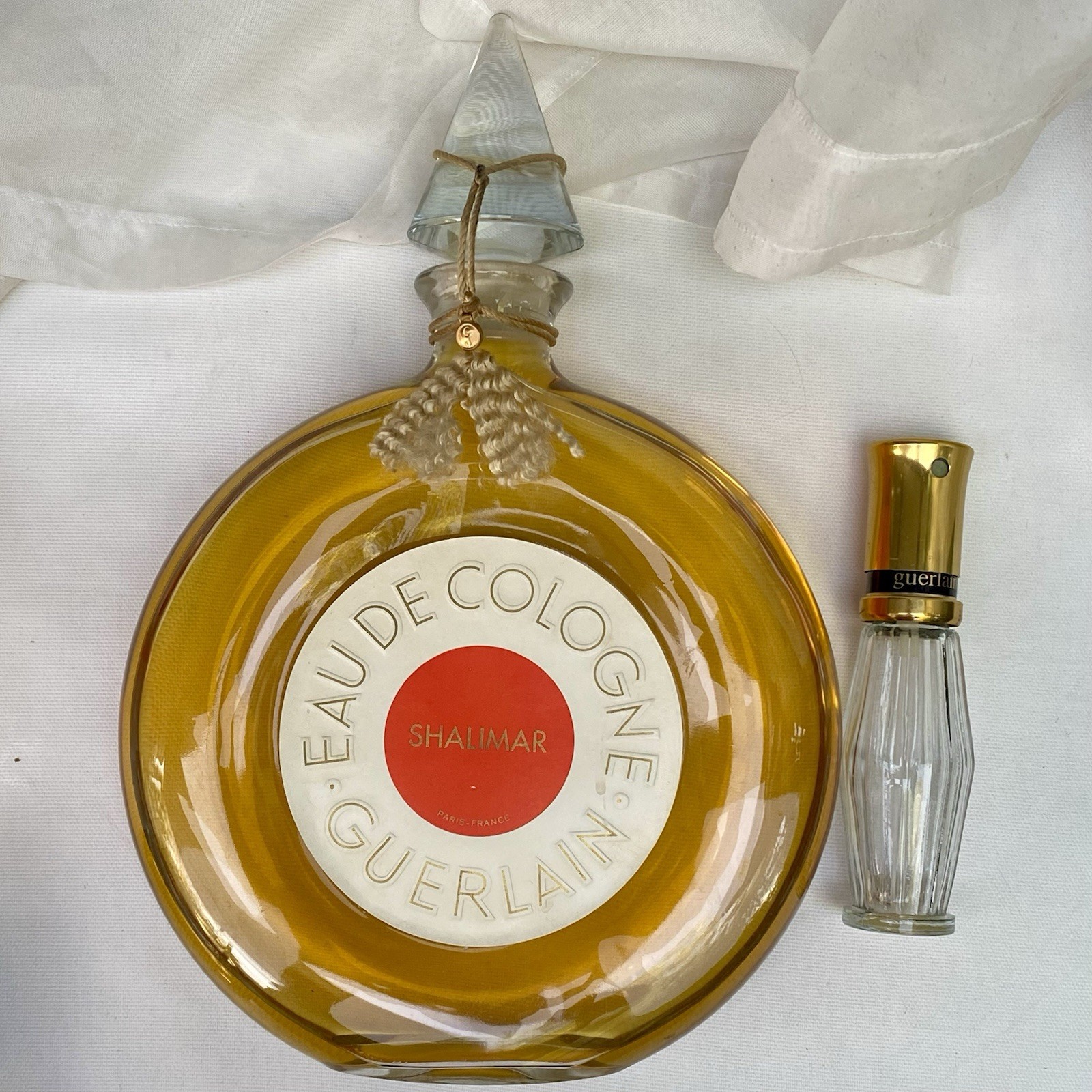 HUGE Vintage Shalimar Guerlain EDC 32oz Montre Flacon NOS + Bonus 1.5oz Bottle HUGE Vintage Shalimar Guerlain EDC 32oz Montre Flacon NOS + Bonus 1.5oz Bottle