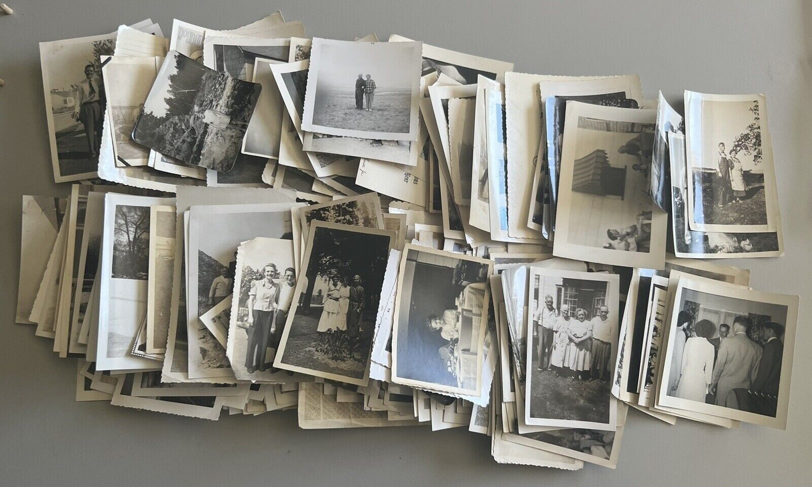 LOT OF 20 ORIGINAL RANDOM FOUND OLD PHOTOGRAPHS B&W SEPIA VINTAGE SNAPSHOTS LOT OF 20 ORIGINAL RANDOM FOUND OLD PHOTOGRAPHS B&W SEPIA VINTAGE SNAPSHOTS