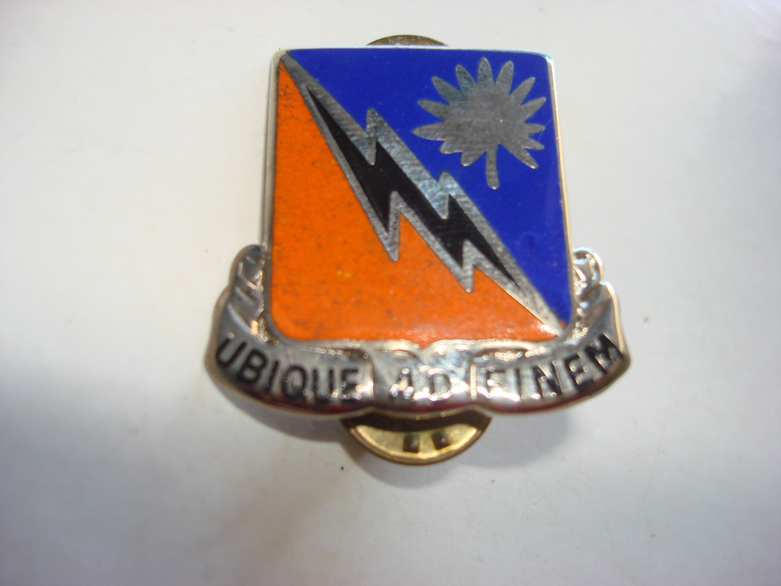 US 151st SIGNAL BATTALION Distinctive Unit Insignia Made By DENMARK NY, USA US 151st SIGNAL BATTALION Distinctive Unit Insignia Made By DENMARK NY, USA
