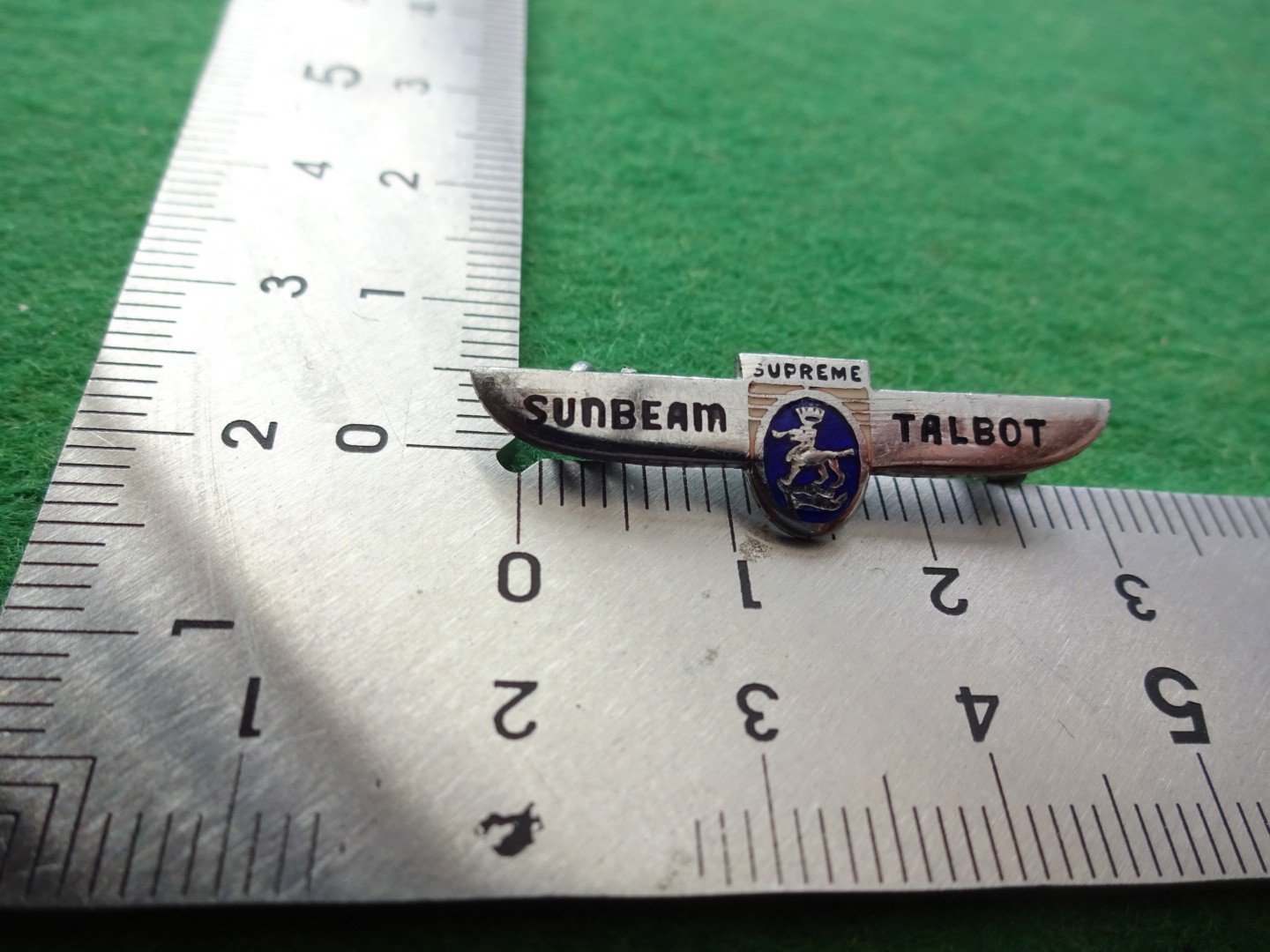 V Rare Vintage Sunbeam Talbot Supreme Chrome Enamel Badge (A30) V Rare Vintage Sunbeam Talbot Supreme Chrome Enamel Badge (A30)