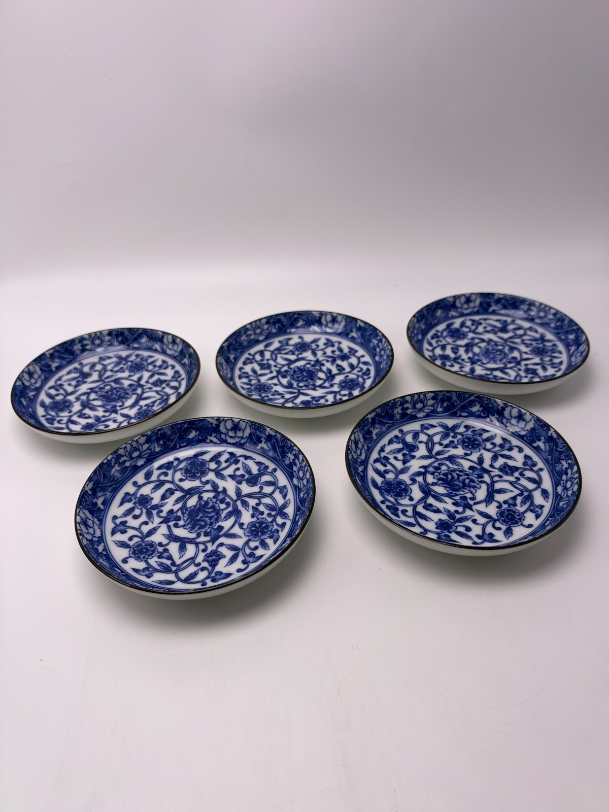 Vintage Japanese Blue & White Porcelain Plates Set of 5 Floral Signed w/ Box Vintage Japanese Blue & White Porcelain Plates Set of 5 Floral Signed w/ Box