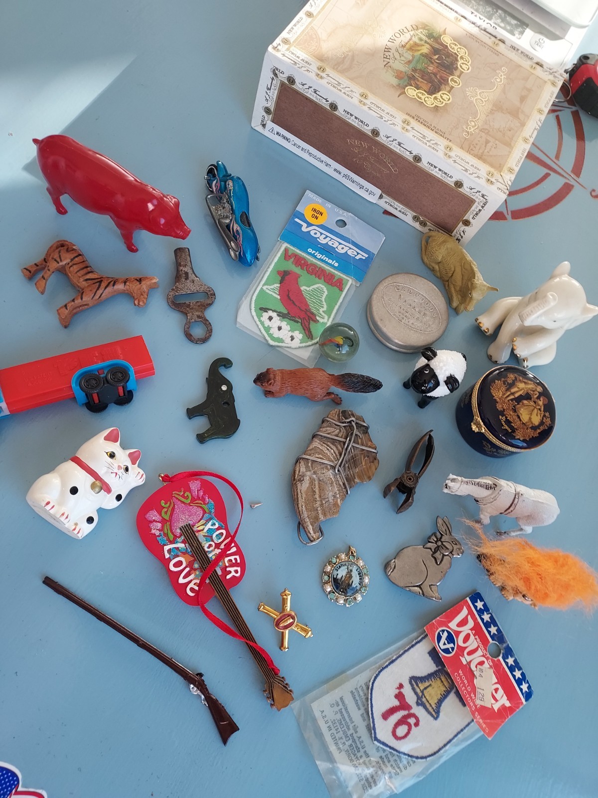1 Lb Vtg Antique Junk Drawer Lot Smalls Toys Figures Trinkets Resell Display 1 Lb Vtg Antique Junk Drawer Lot Smalls Toys Figures Trinkets Resell Display