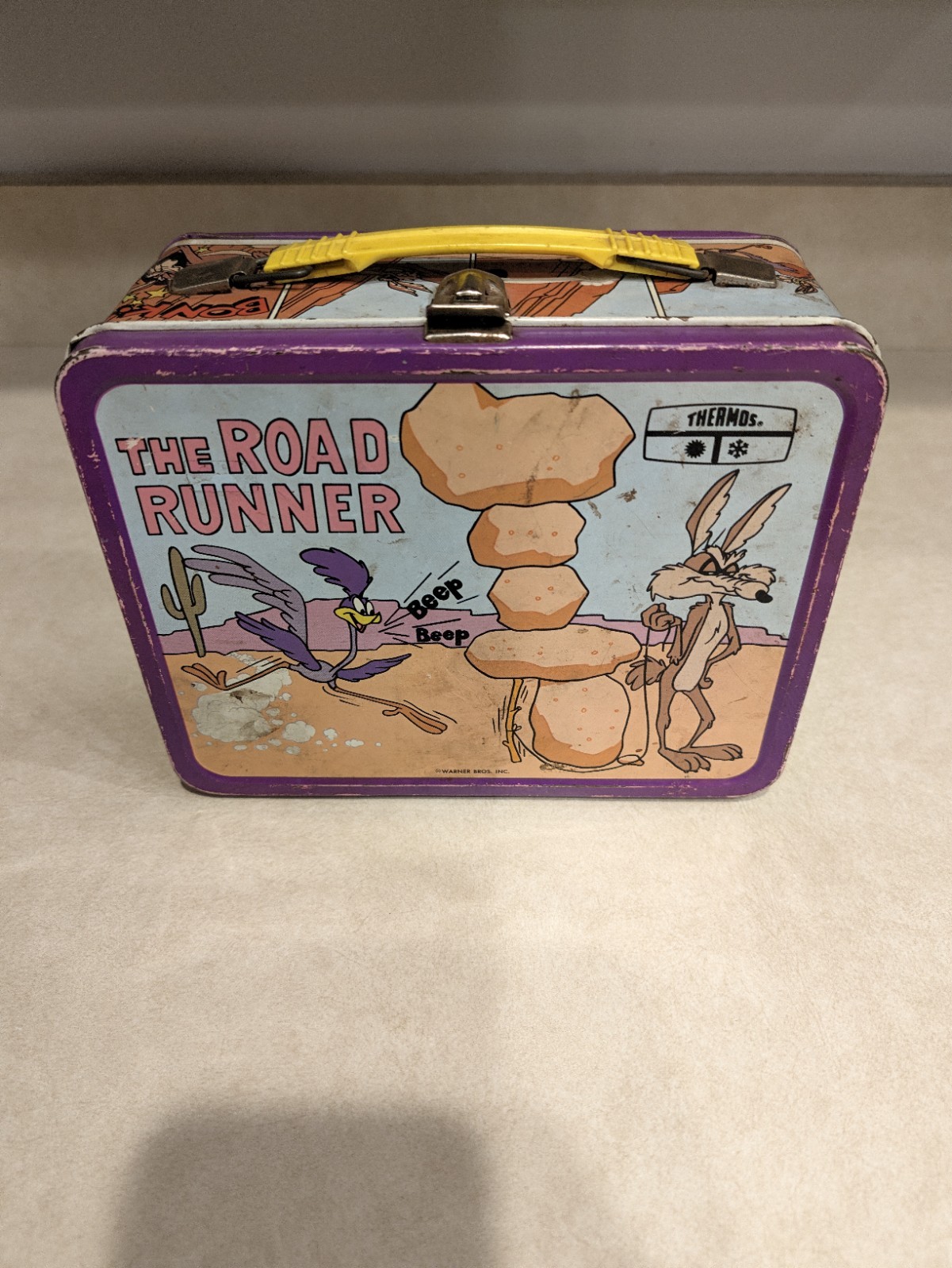 Vintage THE ROAD RUNNER Warner Bros. Metal Lunchbox & Thermos with WILE E COYOTE Vintage THE ROAD RUNNER Warner Bros. Metal Lunchbox & Thermos with WILE E COYOTE