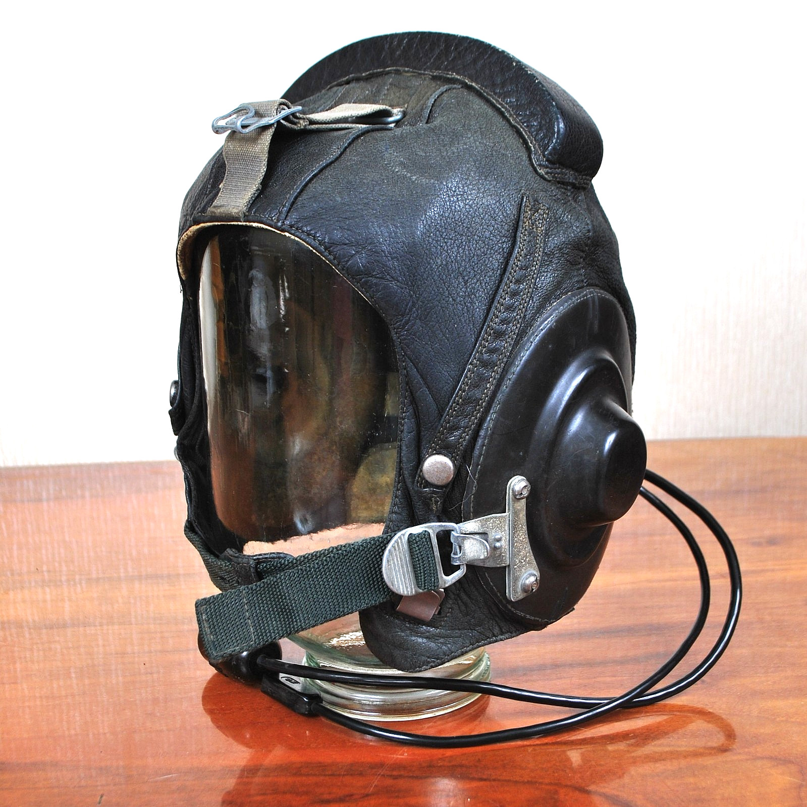 RAR collectible original new winter leather Pilot's Helmet - USSR 1960-70s RAR collectible original new winter leather Pilot's Helmet - USSR 1960-70s