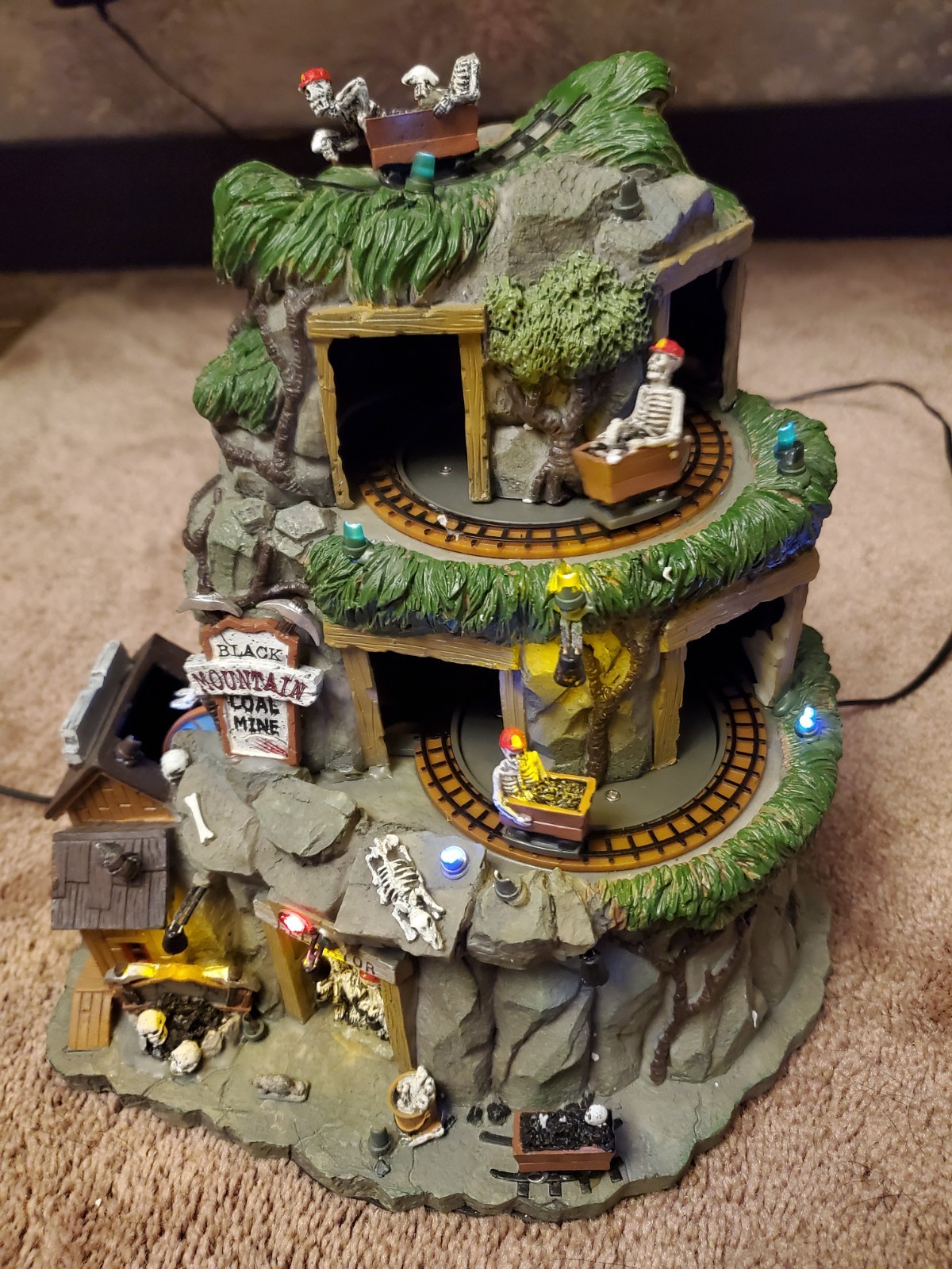 LEMAX SPOOKY TOWN BLACK MOUNTAIN COAL MINE HALLOWEEN RARE RETIRED NEW IN BOX