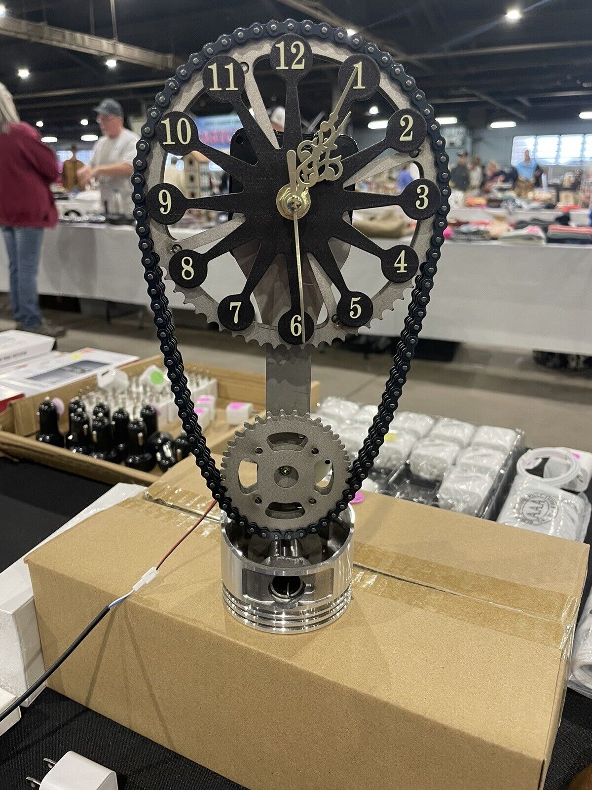 Rotating Metal Gear Clock and Chain