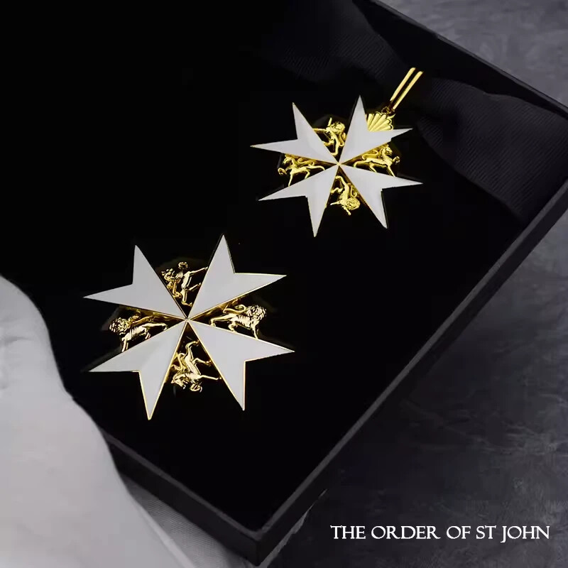 2pcs UK Knights Commander's Cross Medals The Order of St. John with Box Replica 2pcs UK Knights Commander's Cross Medals The Order of St. John with Box Replica