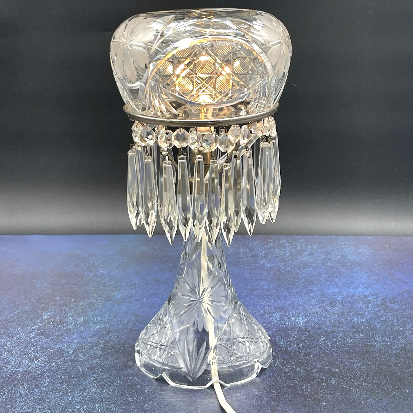 Atq Vtg Fine Cut Crystal Mushroom Lamp Flowers w/ 30 Prisms 13.25"