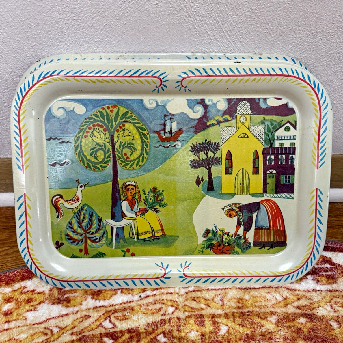 Beautiful, matching Set of 6 Vintage Mid-Century Metal Tin Serving Trays Beautiful, matching Set of 6 Vintage Mid-Century Metal Tin Serving Trays
